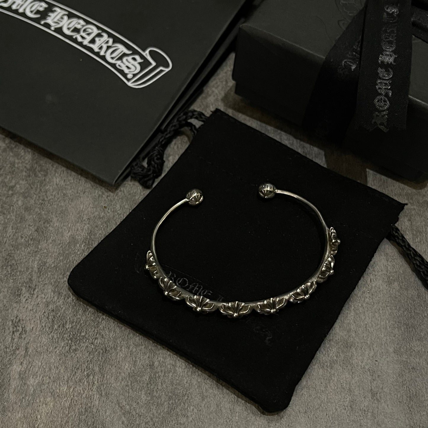 CHROME HEARTS Eight Flowers Cross Hand