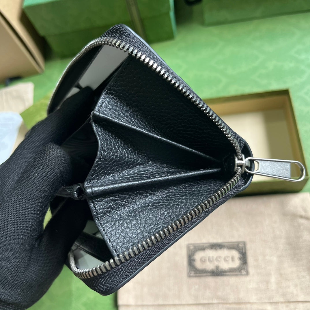 GUCCI Logo Embossed Zip-Around Wallet