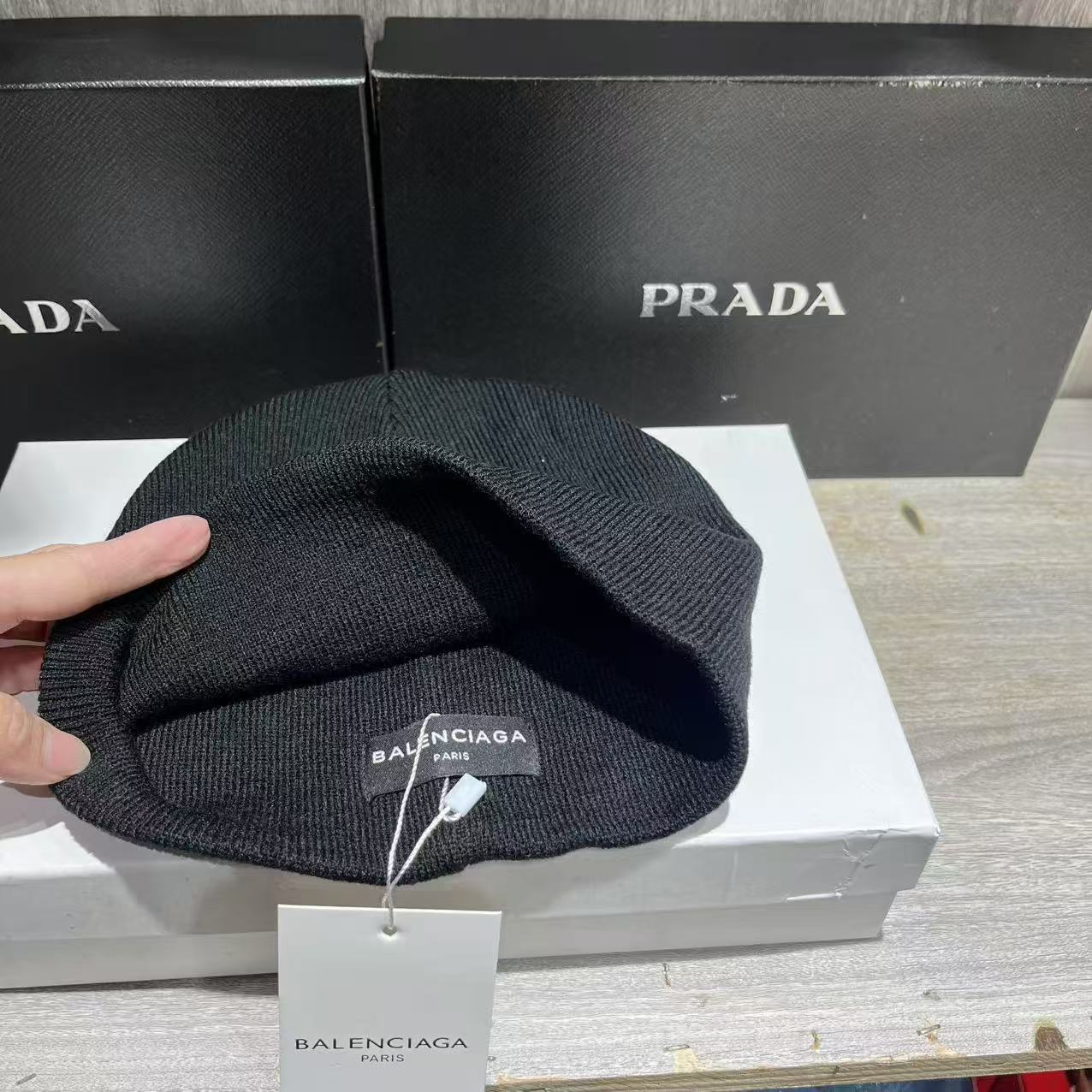 Balenciaga Men's Loop Sports Icon Beanie in Black