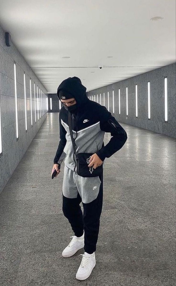 Tech fleece Black/Grey パーカー