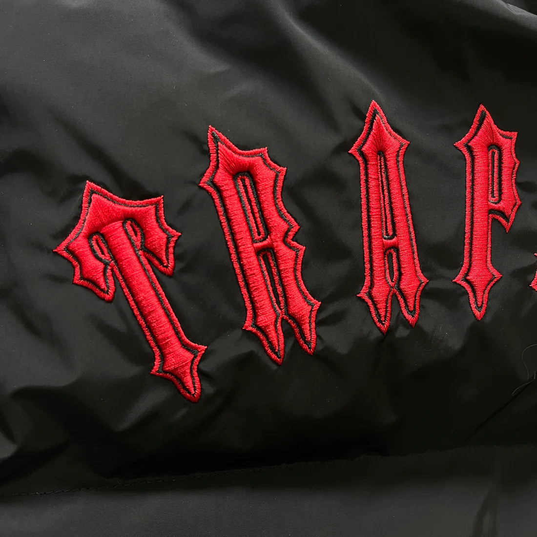 TRAPSTAR ダウンジャケット Black/Red
