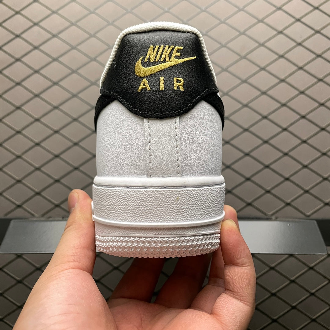 Nike Air Force 1 Low Essential sneakers