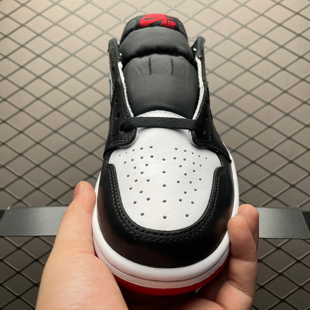 Nike Air Jordan 1 Low "Black Toe"
