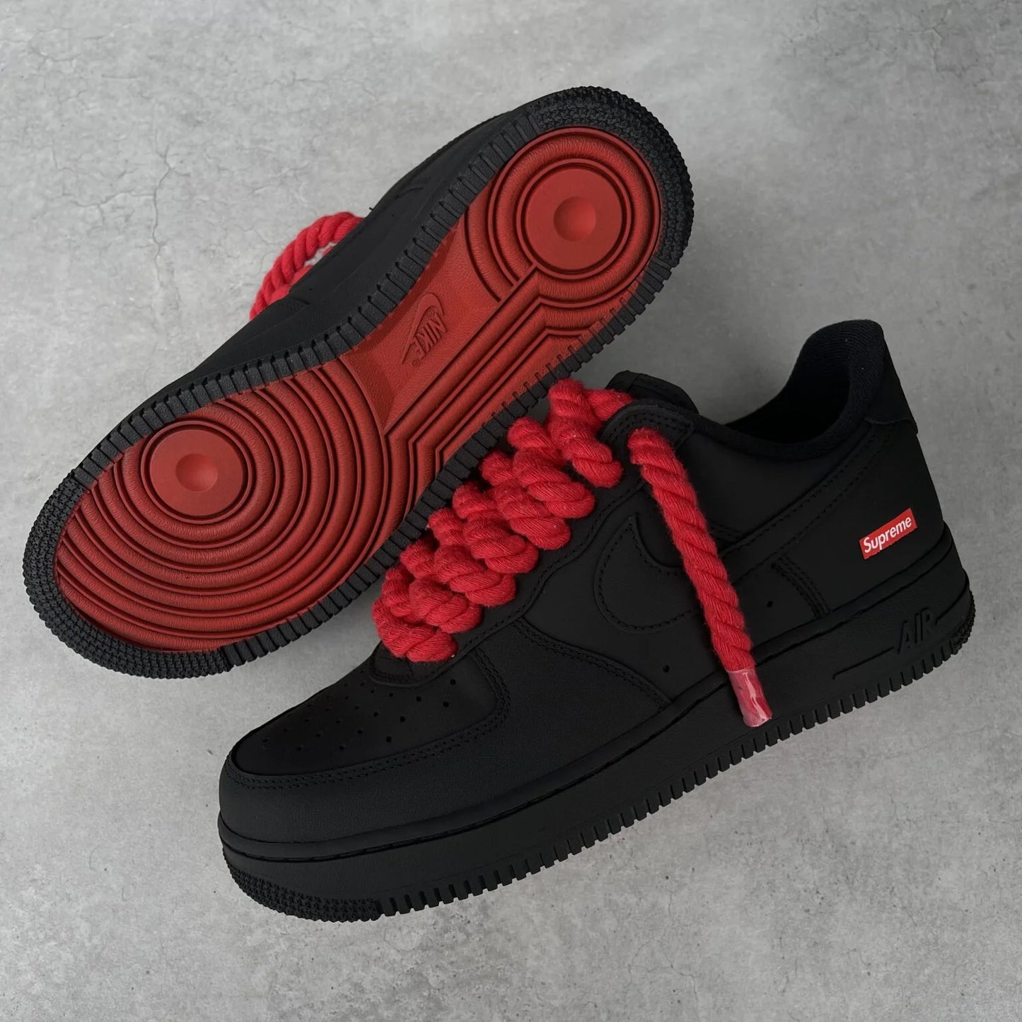 Supreme AIR FORCE 1 ROPEカスタム マットブラック/レッド
