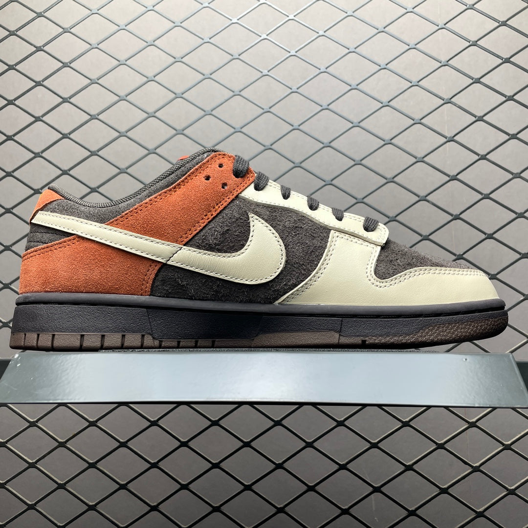 Nike Dunk Low "Red Panda"