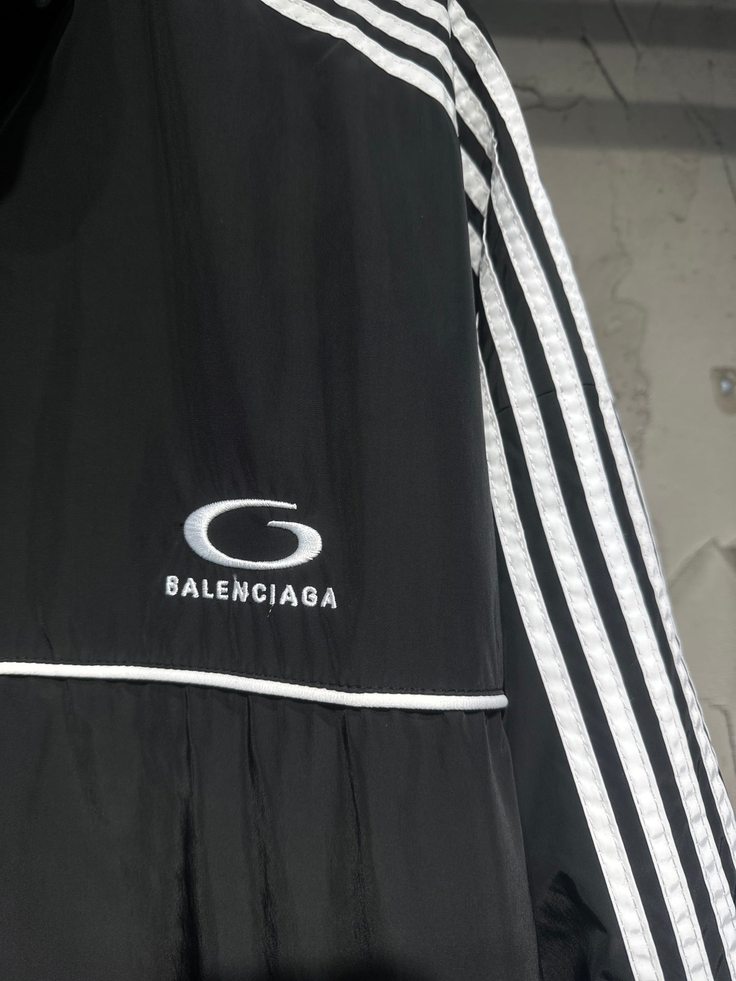 BALENCIAGA Men's Large Tracksuit Jacket in Black
