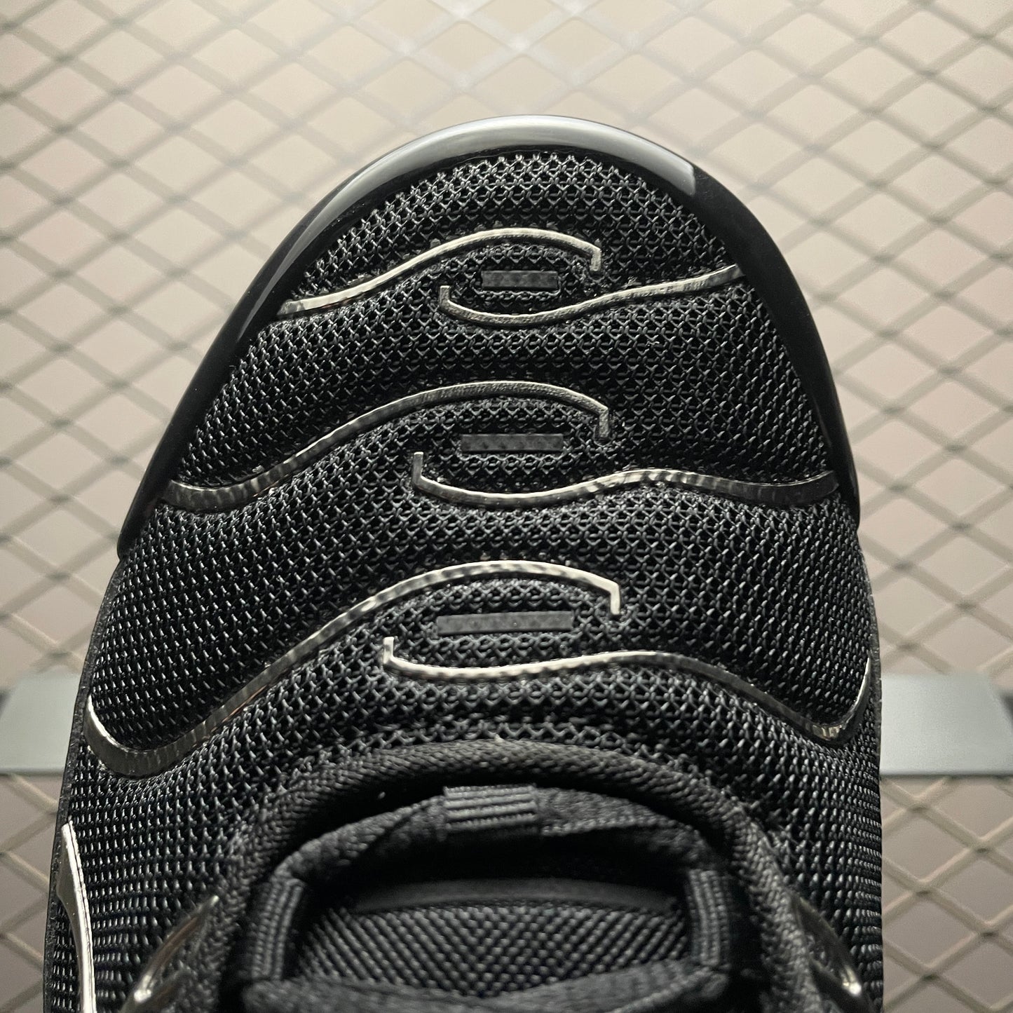 Nike Women's Air Max Plus SE "Black/Metallic Silver/Laser Crimson