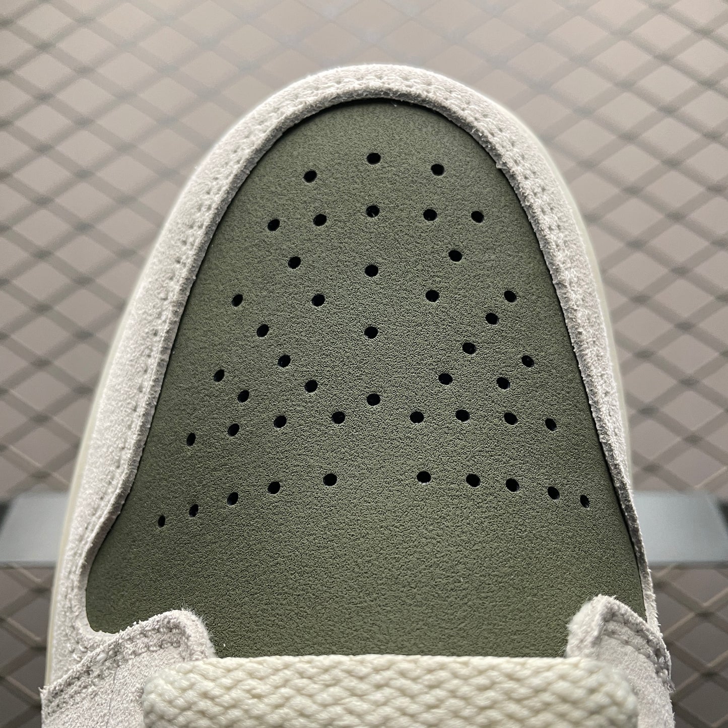 Nike Air Jordan 1 Low SE "Medium Olive"