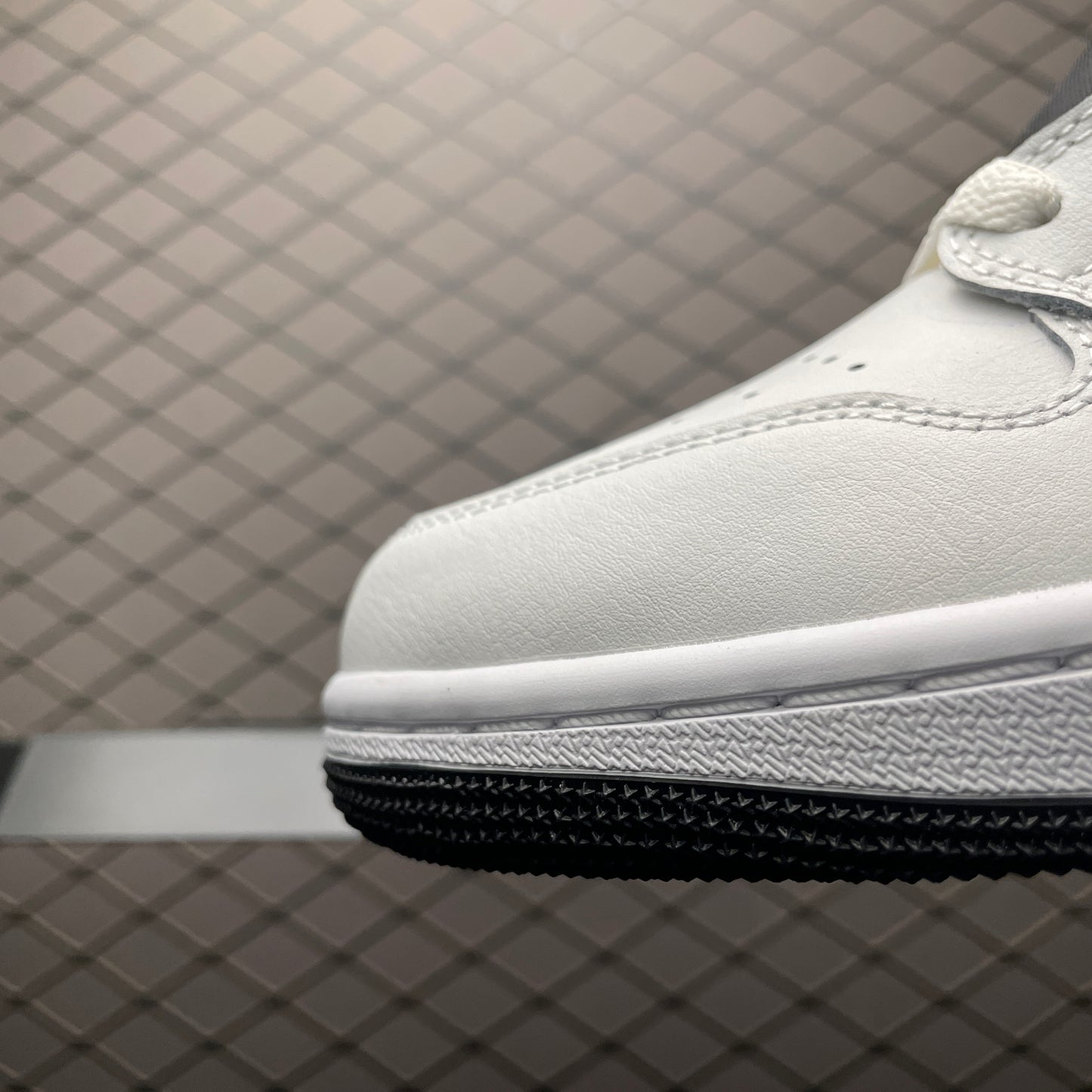 Nike Air Jordan 1 Mid "Summit White/Neutral Grey"