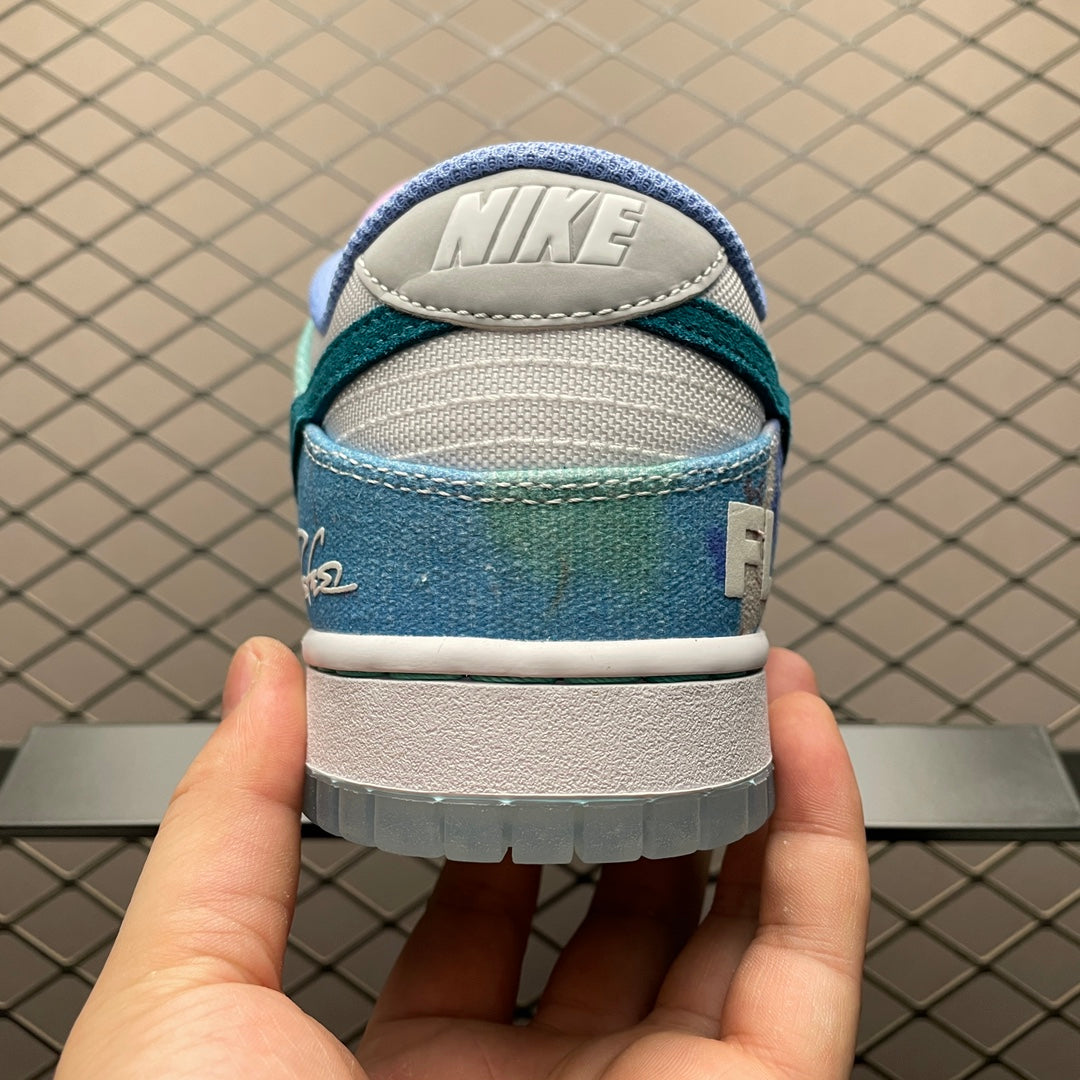Futura × Nike SB Dunk Low "White and Geode Teal