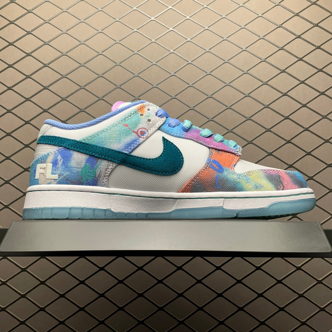 Futura × Nike SB Dunk Low "White and Geode Teal