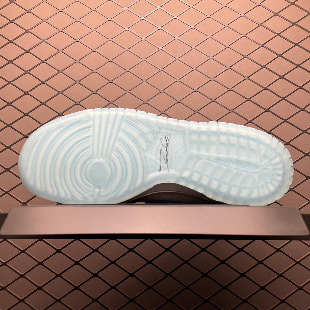 Futura × Nike SB Dunk Low "White and Geode Teal