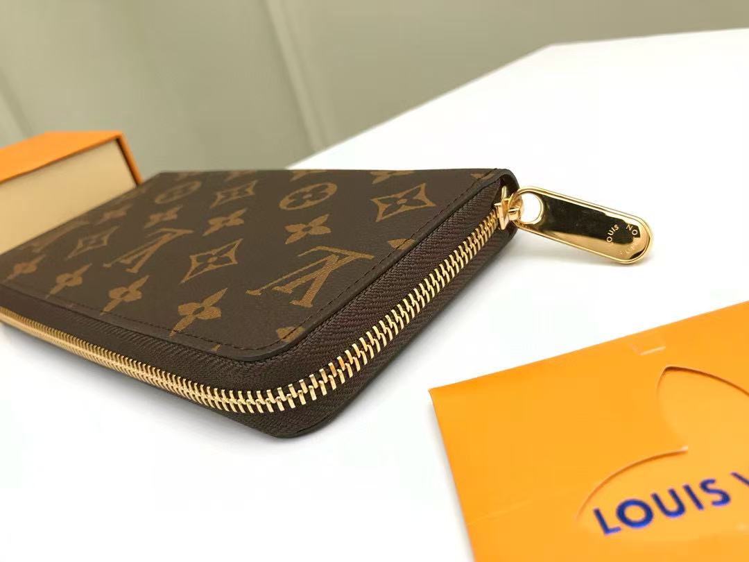 Louis Vuitton Zippy Wallet