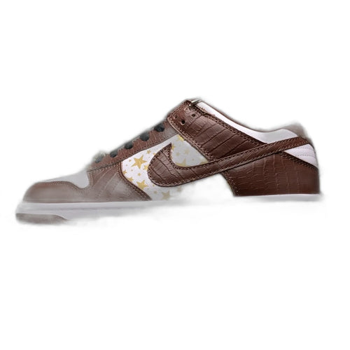 Supreme × Nike SB Dunk Low OG QS Gold Stars "White/Barkroot Brown"
