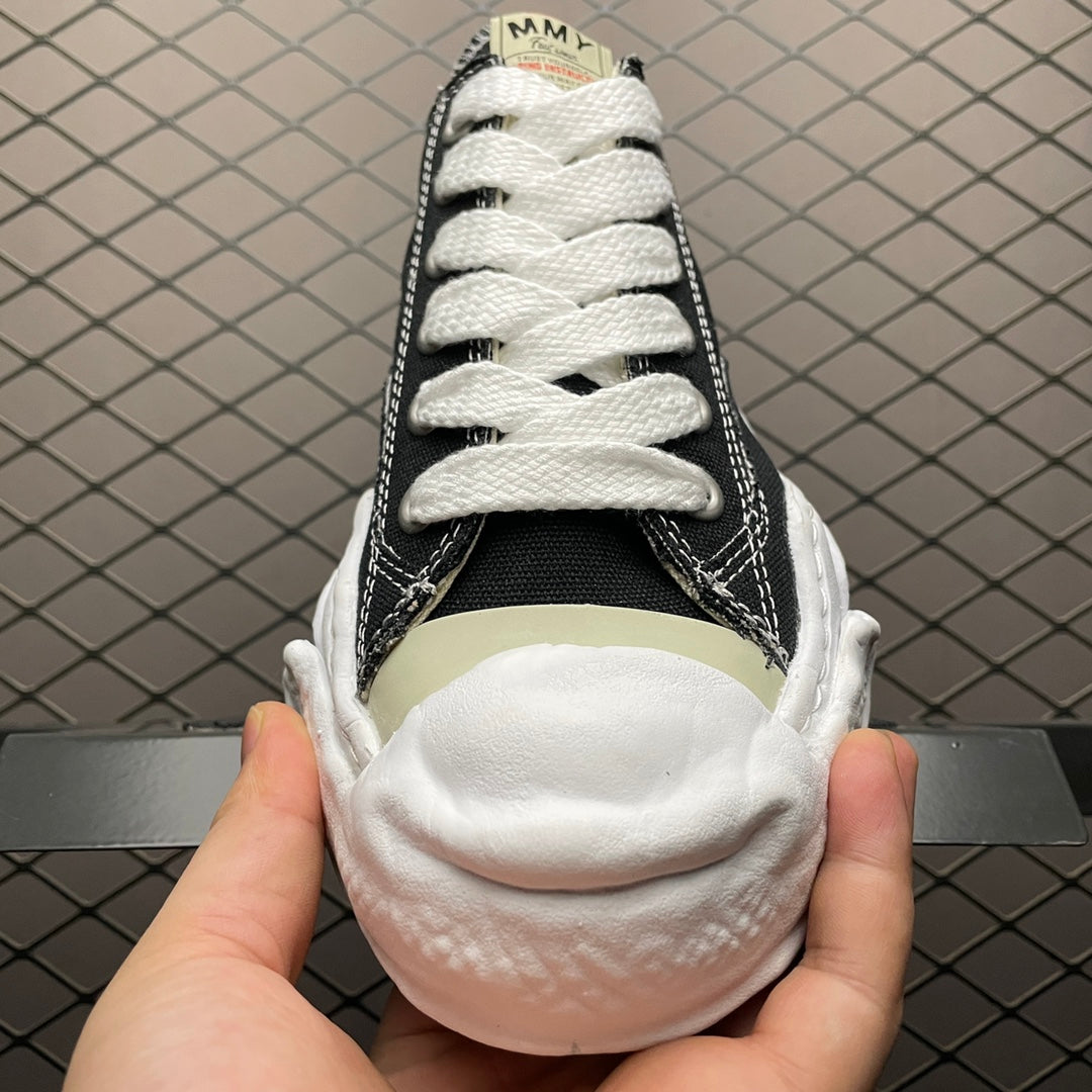 Maison MIHARA YASUHIRO HANK OG Sole Canvas Low-top Sneaker "Black"