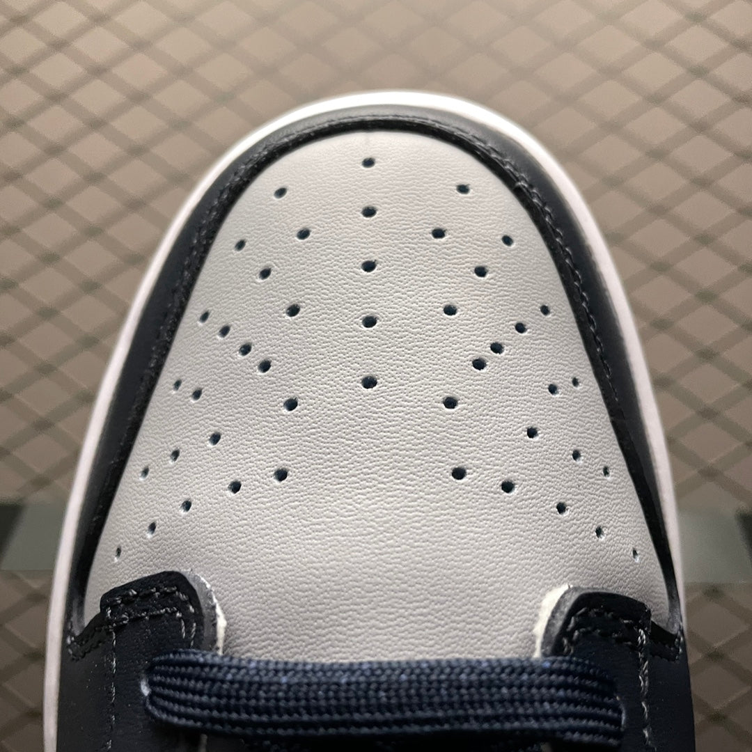Nike Dunk Low "Championship Grey"