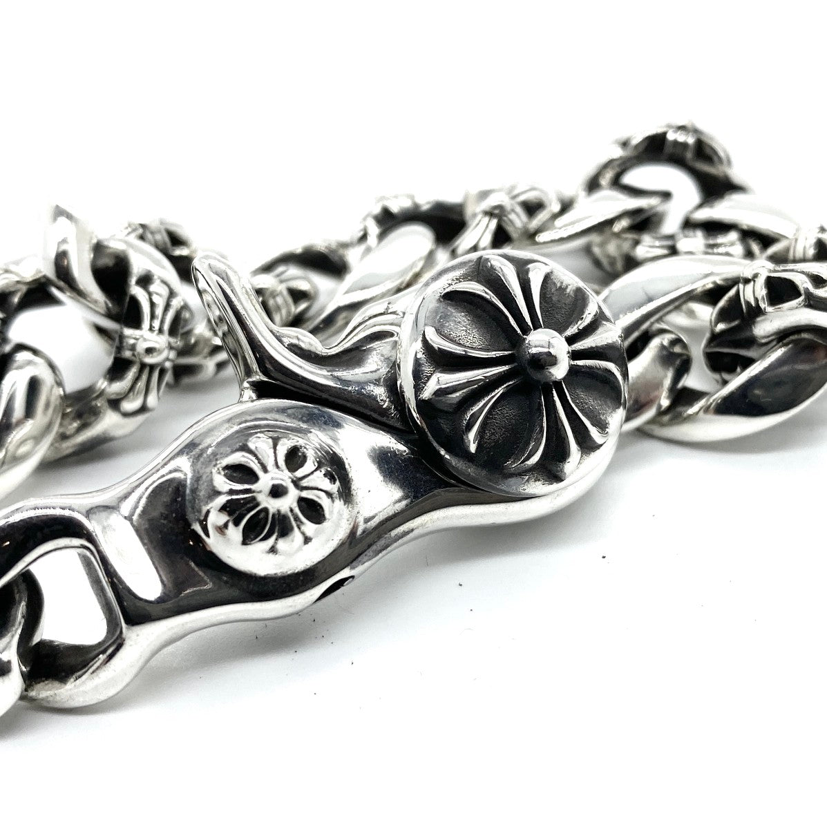 𝗖𝗵𝗿𝗼𝗺𝗲 𝗛𝗲𝗮𝗿𝘁𝘀 Half flower shrimp clasp large bracelet