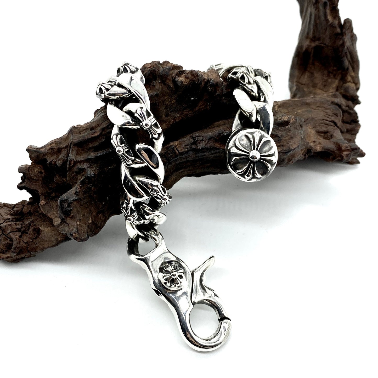 𝗖𝗵𝗿𝗼𝗺𝗲 𝗛𝗲𝗮𝗿𝘁𝘀 Half flower shrimp clasp large bracelet