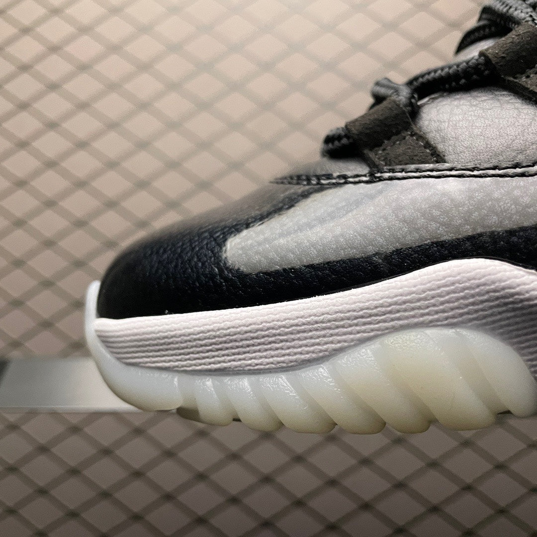 Nike Air Jordan 11 Low "72-10"