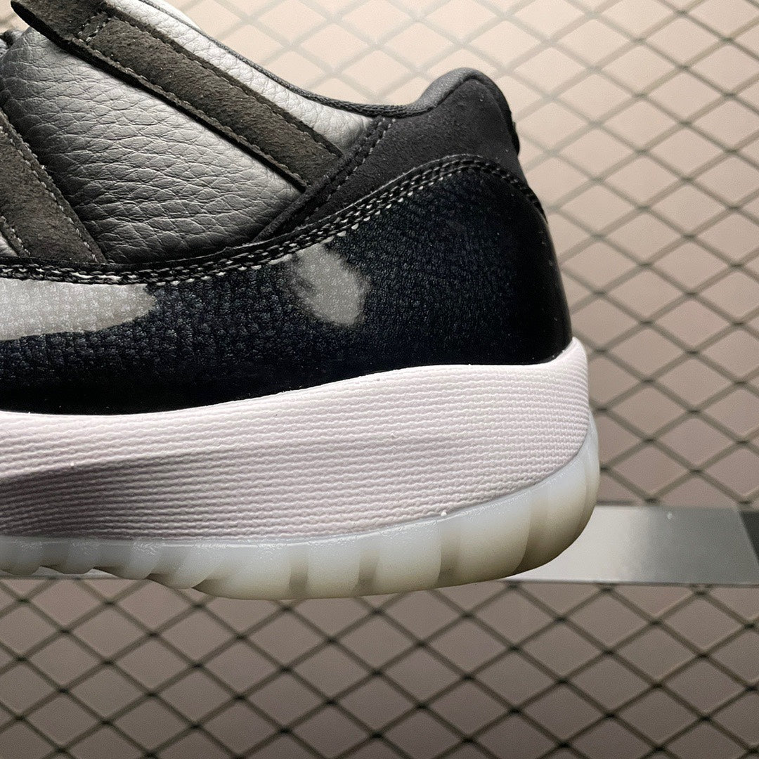 Nike Air Jordan 11 Low "72-10"