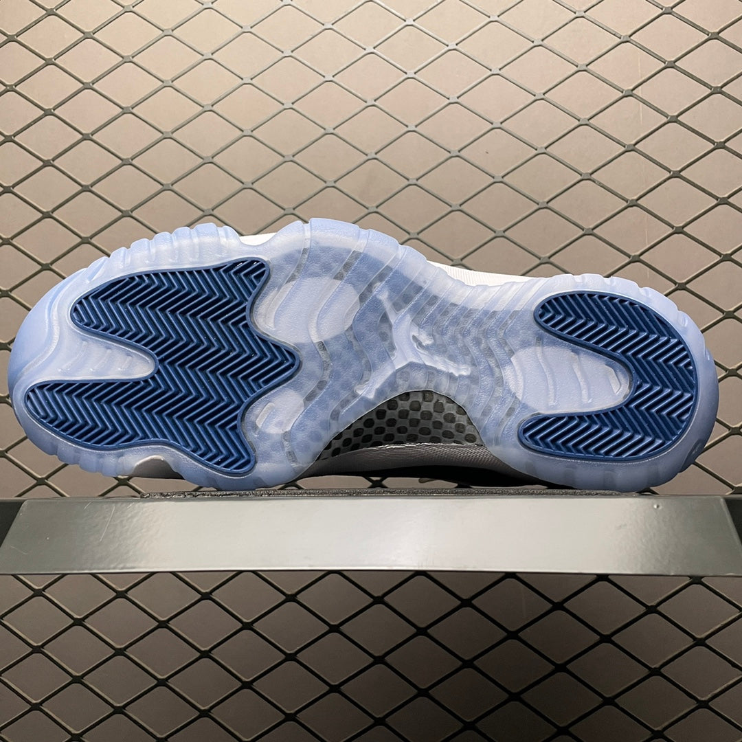 AIR JORDAN 11 LOW "SNAKESKIN"