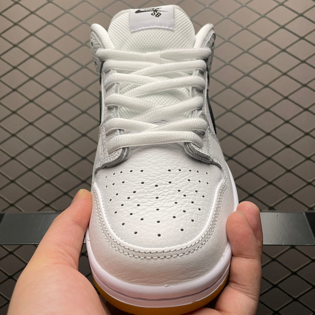 Nike SB Dunk Low Orange Label "White Black"