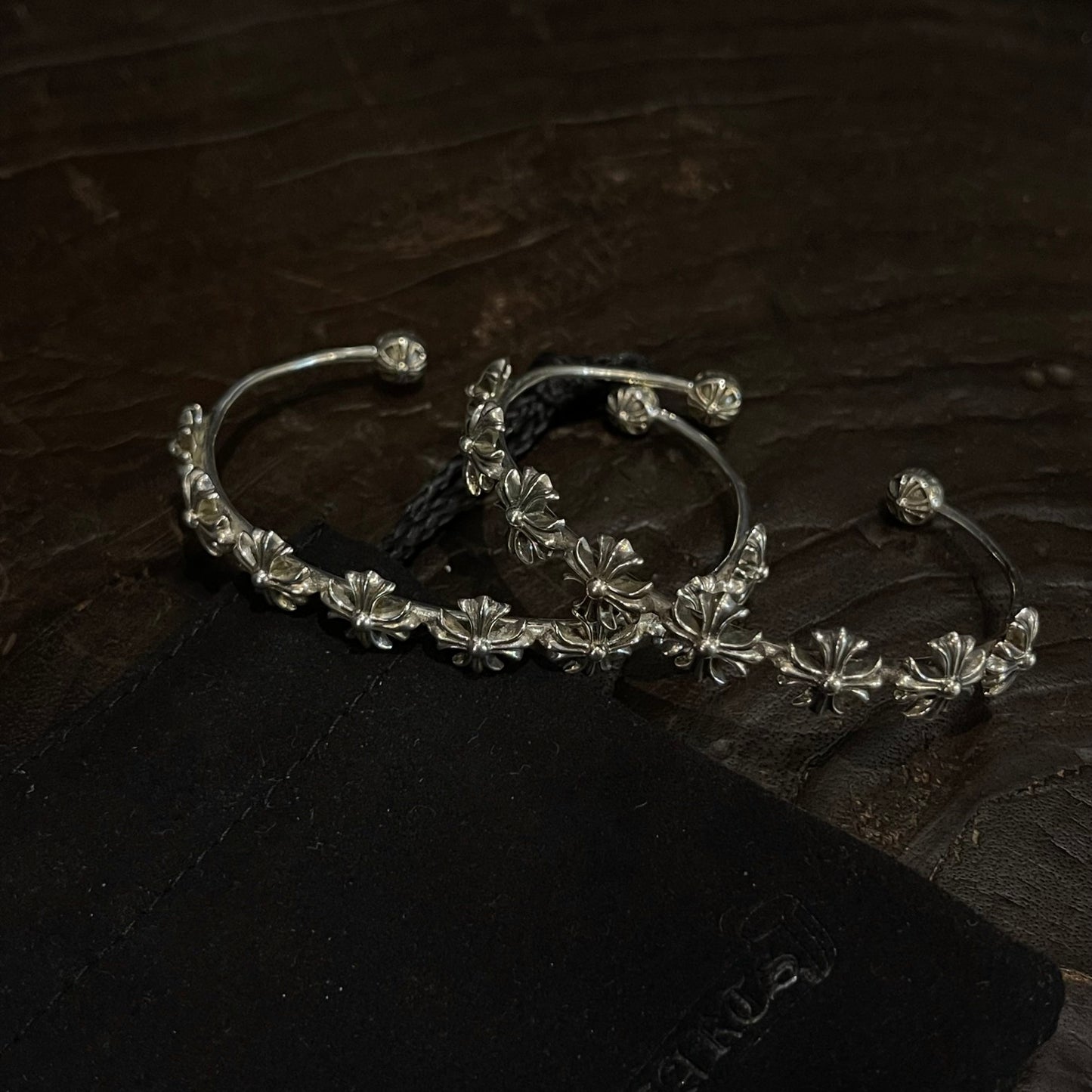 CHROME HEARTS Eight Flowers Cross Hand