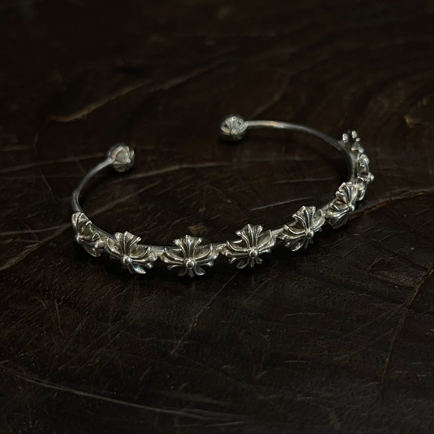 CHROME HEARTS Eight Flowers Cross Hand