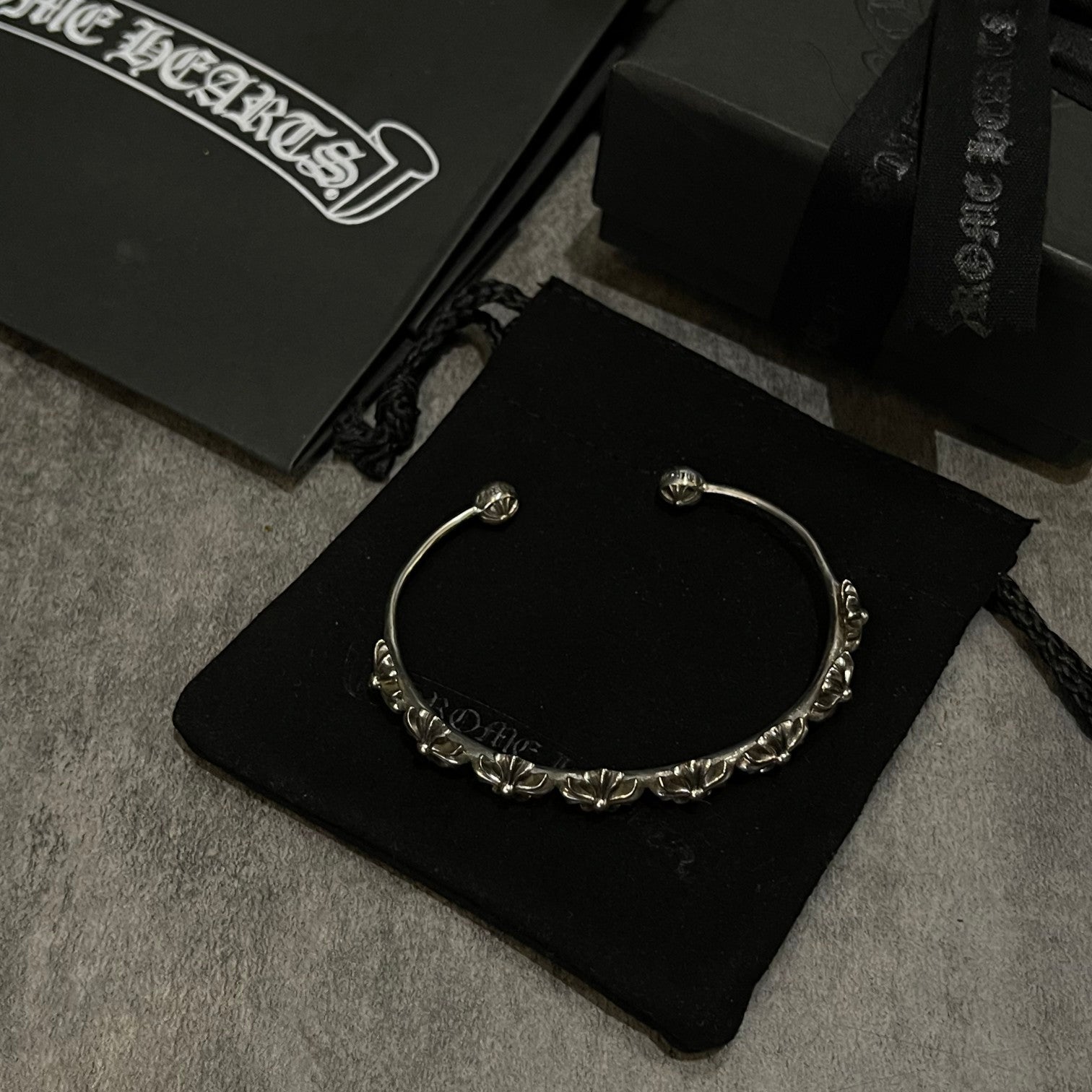CHROME HEARTS Eight Flowers Cross Hand