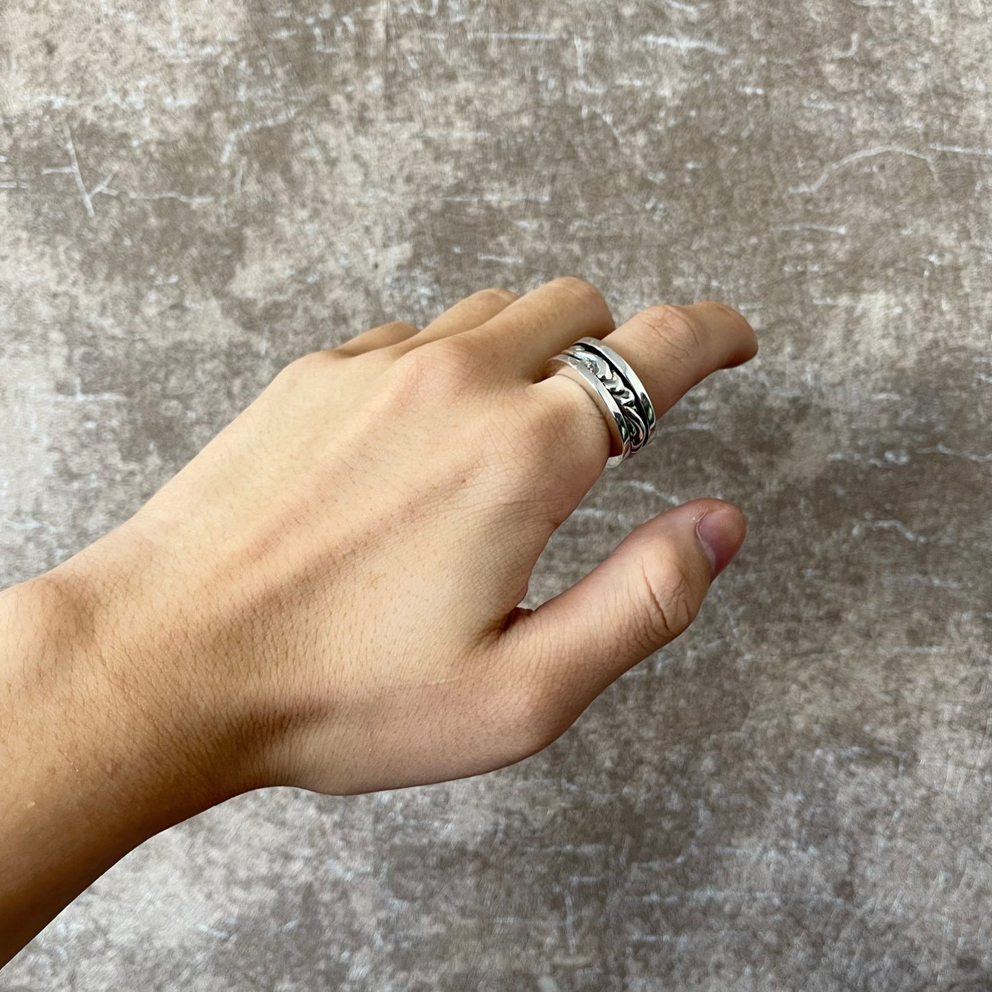 CHROME HEARTS Vine Rotating Ring