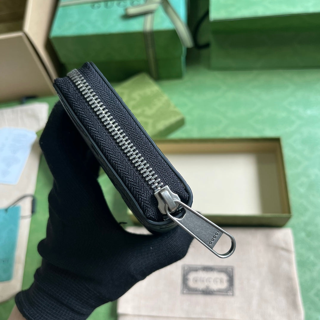 GUCCI Logo Embossed Zip-Around Wallet