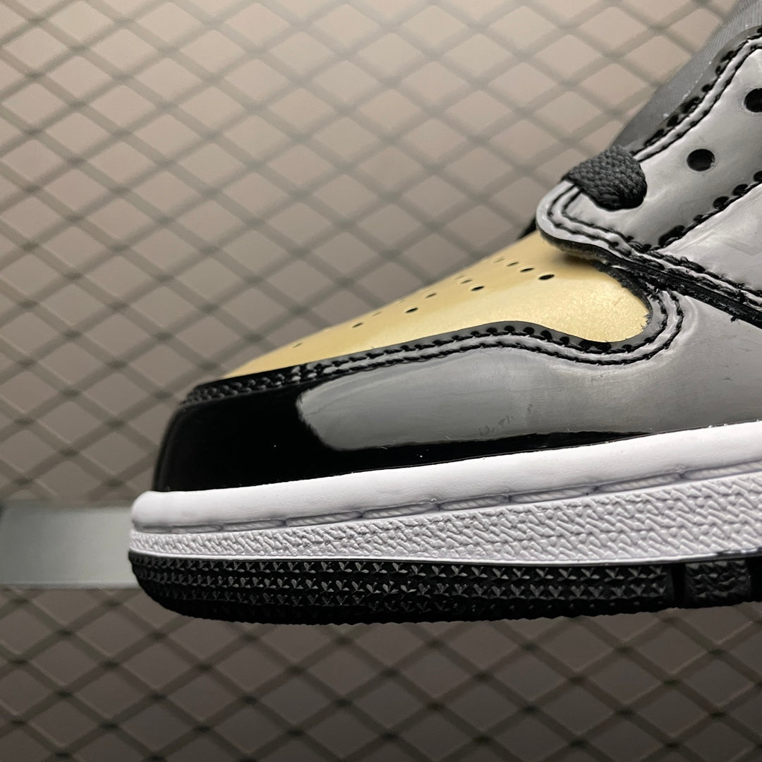 Nike Air Jordan 1 RETRO High OG NRG "Gold Toe"