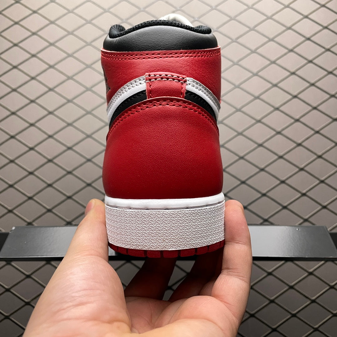 Nike Air Jordan 1 Retro High OG "Black Toe"(2016)
