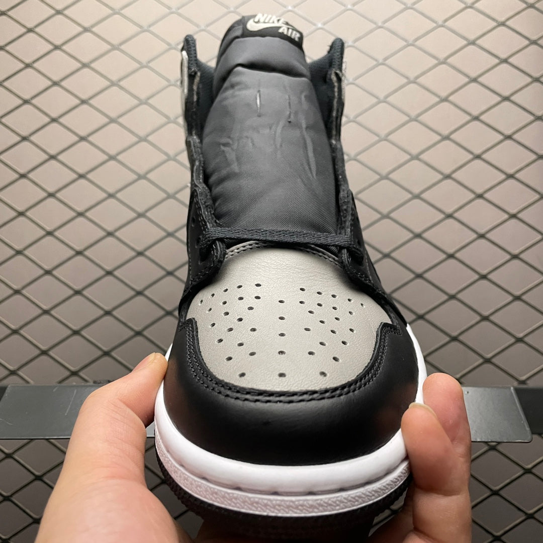 NIKE AIR JORDAN 1 RETRO HIGH OG "SHADOW"(2018)