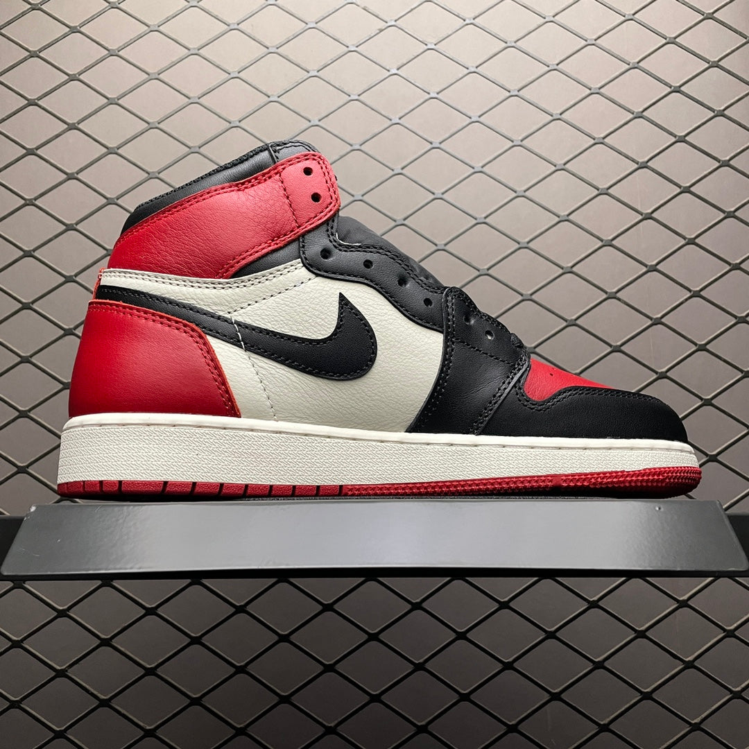 Nike Air Jordan 1 Retro High OG "Bred Toe"