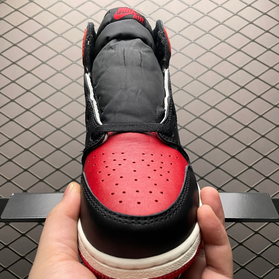 Nike Air Jordan 1 Retro High OG "Bred Toe"