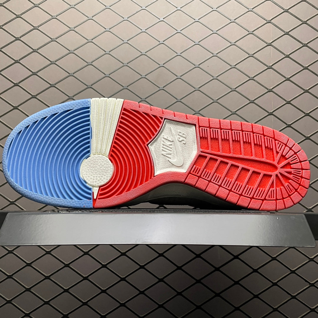 Magnus Walker x Nike SB Dunk High "1971 Porche 911 T 277"