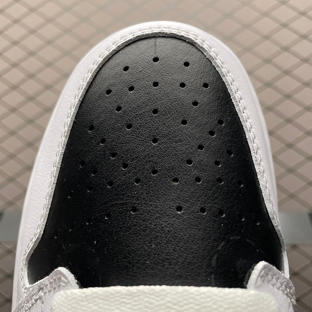 NIKE WMNS AIR JORDAN 1 LOW "PANDA"