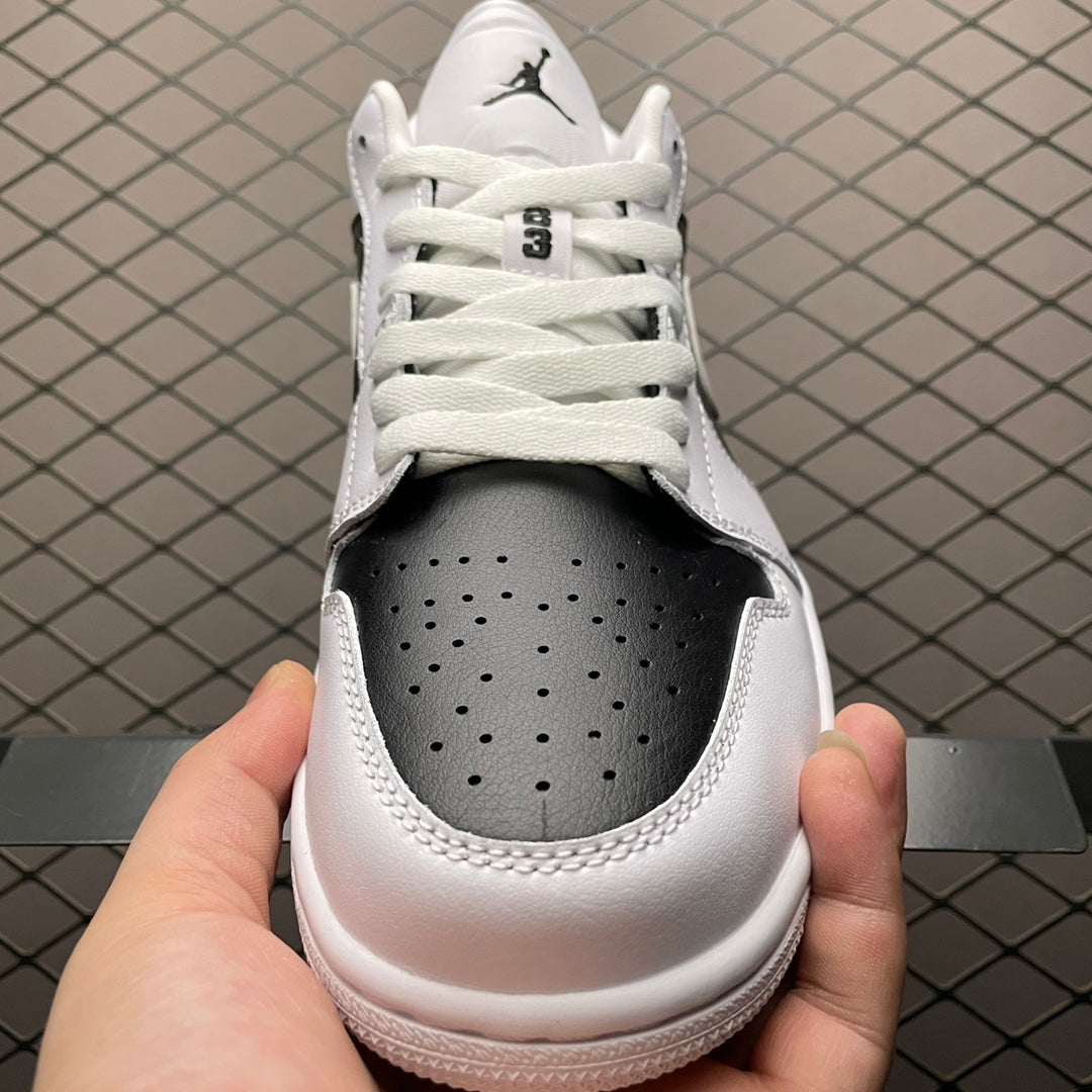 NIKE WMNS AIR JORDAN 1 LOW "PANDA"