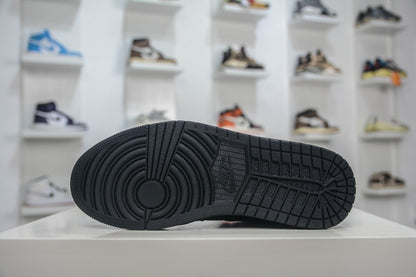 Nike Air Jordan 1 Mid "Triple Black"