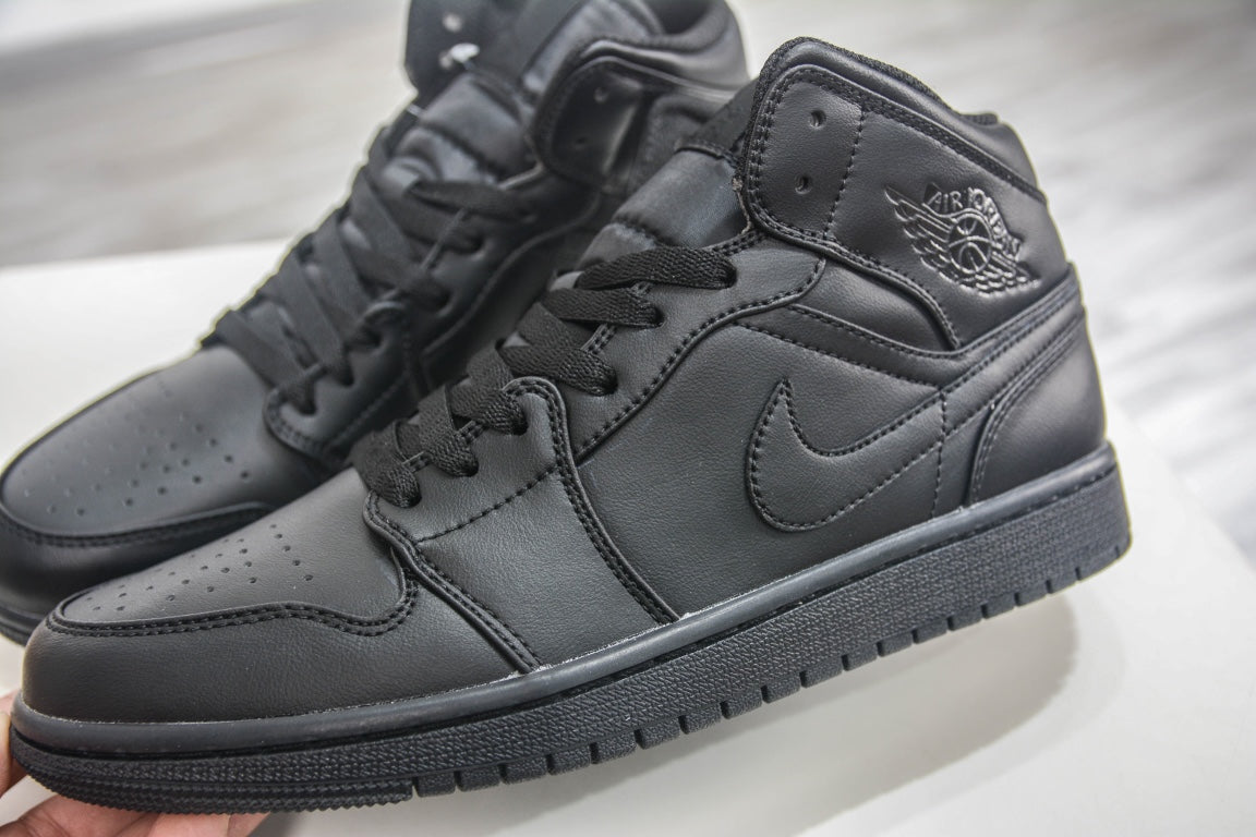 Nike Air Jordan 1 Mid "Triple Black"