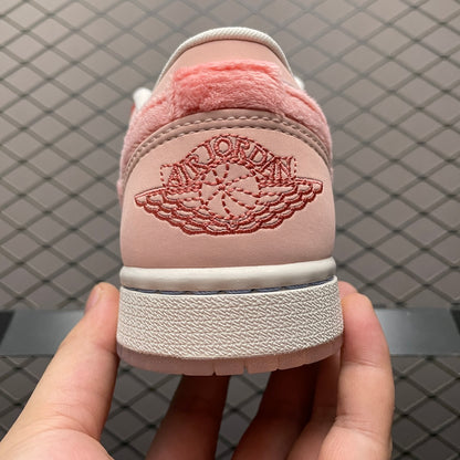 NIKE AIR JORDAN LOW "Mighty Swooshers" PINK