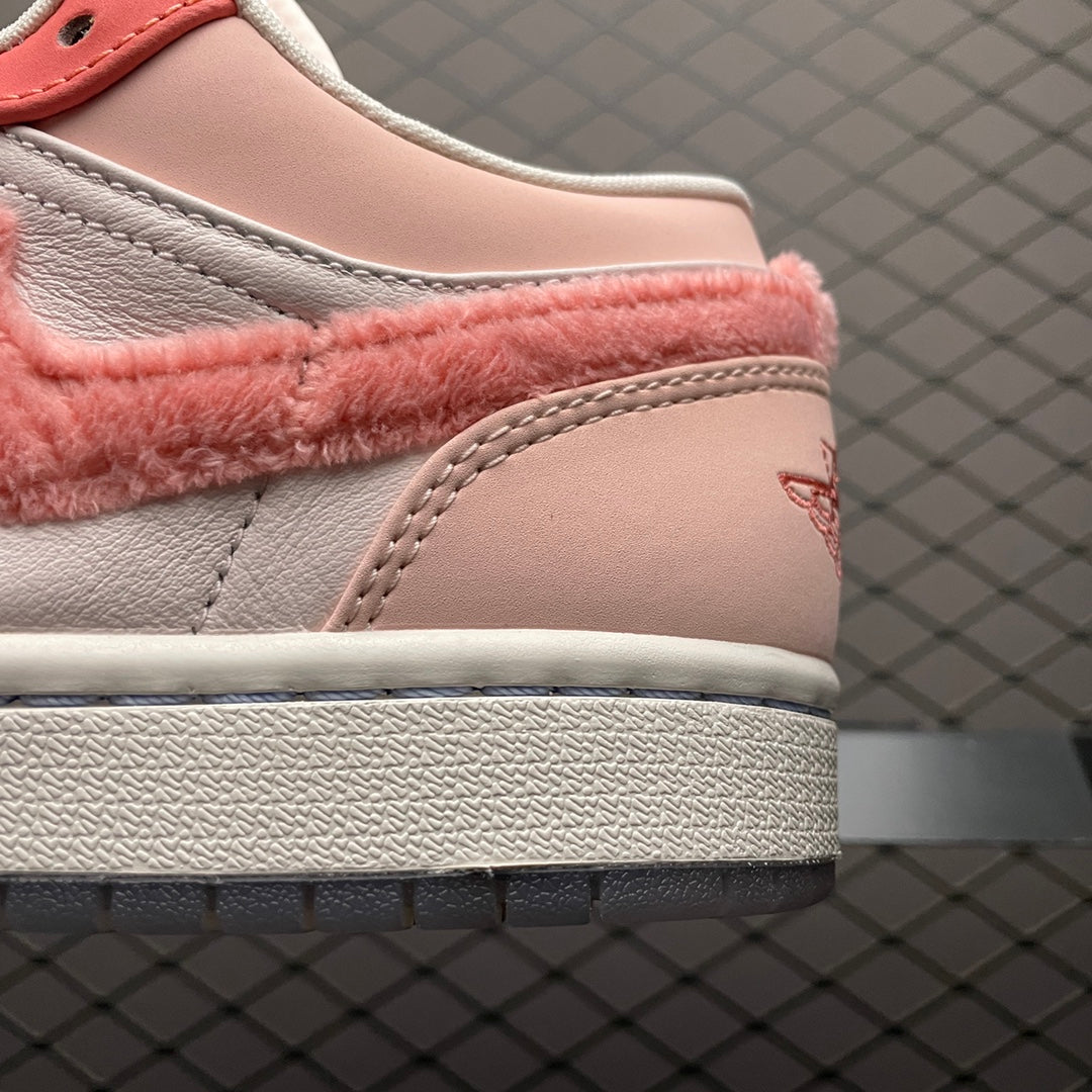 NIKE AIR JORDAN LOW "Mighty Swooshers" PINK