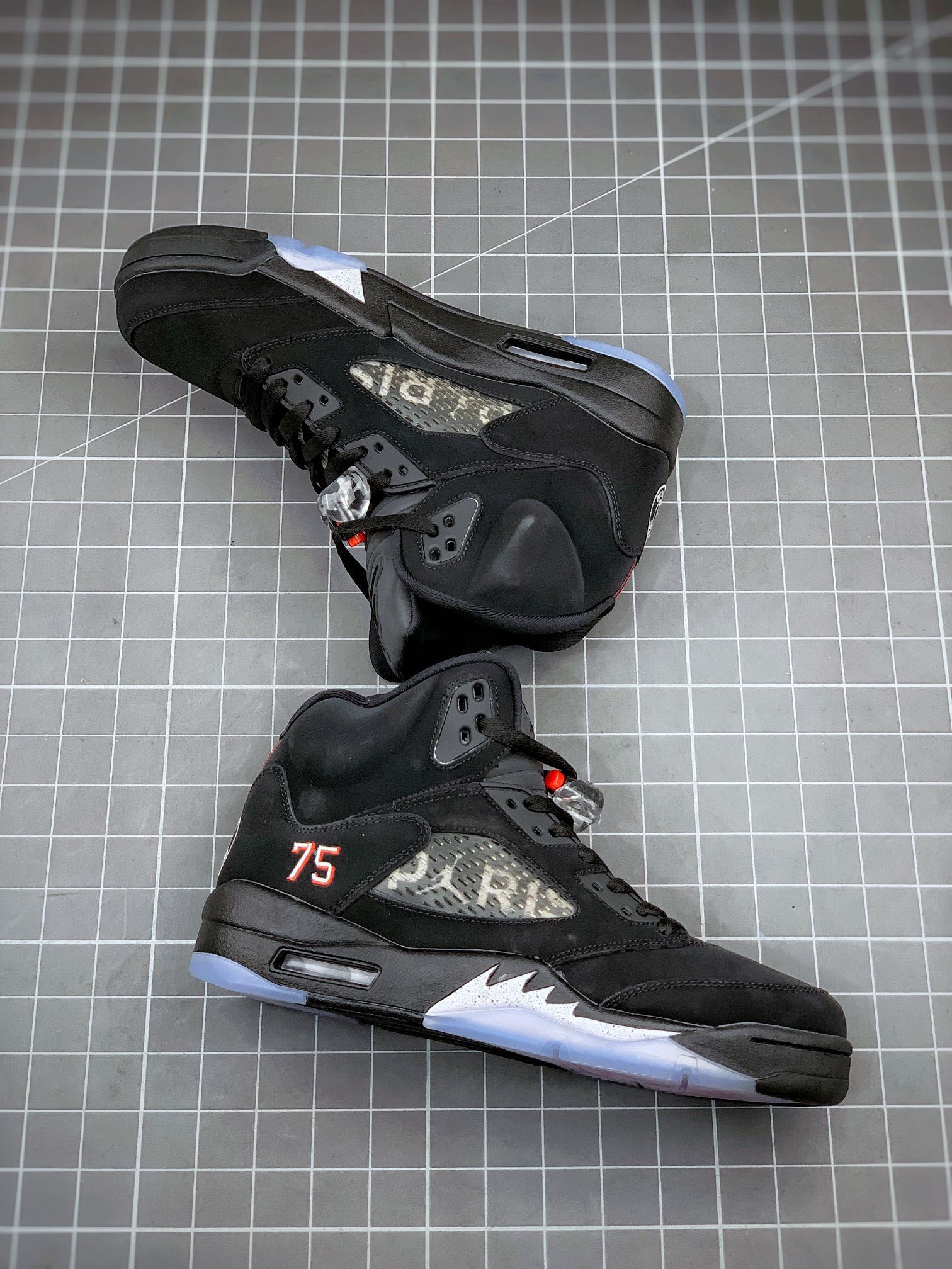 NIKE AIR JORDAN 5 PARIS SAINT-GERMAIN BLACK/CEMENT GREY