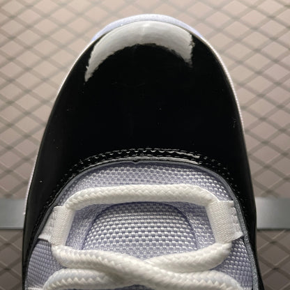 Nike Air Jordan 11 Retro "Concord"