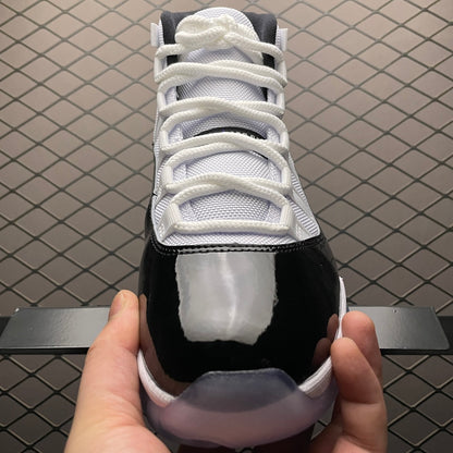 Nike Air Jordan 11 Retro "Concord"