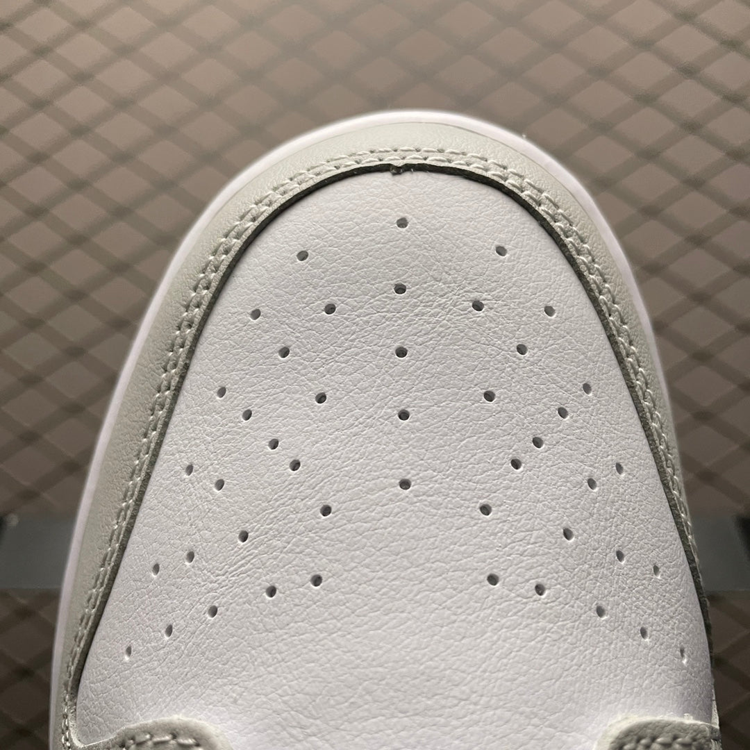 Nike Dunk Low SE Lottery "Grey Fog / Light Crimson"
