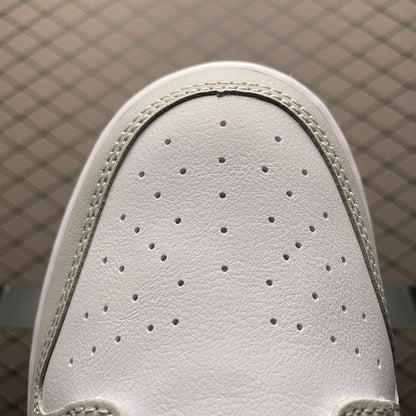 Nike Dunk Low SE Lottery "Grey Fog / Light Crimson"