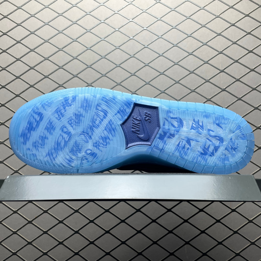 Nike SB Dunk Low Pro "Philadelphia Phillies/Valor Blue and Team Maroon"