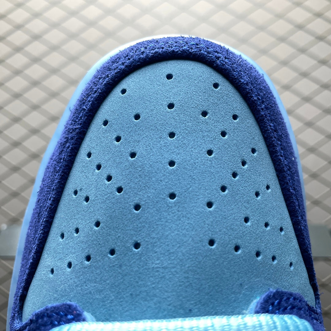 Nike SB Dunk Low Pro "Philadelphia Phillies/Valor Blue and Team Maroon"